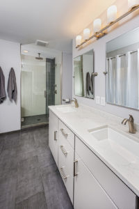 Green Meadow Ln, Greendale, Bathroom